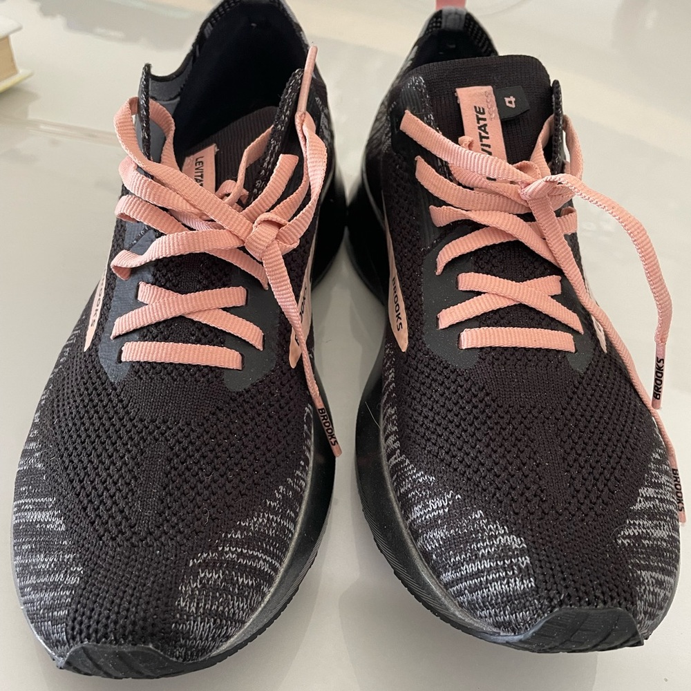 Brooks: Levitate 4